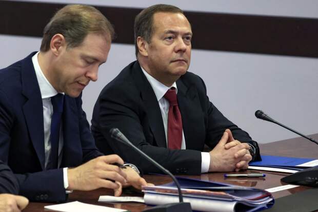 Удар США по силам РФ на Украине приведет к мировой войне, заявил Медведев