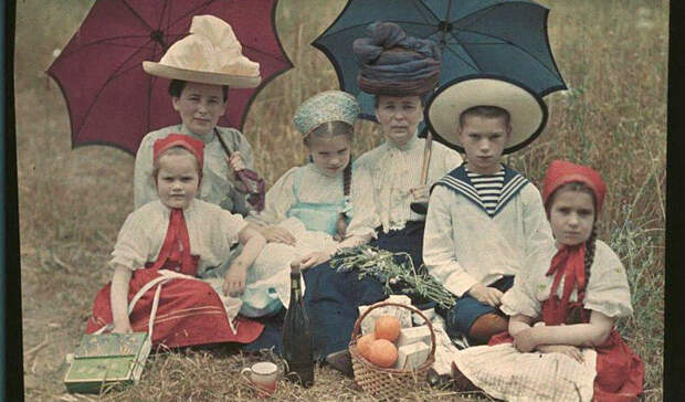 Дореволюционная Россия в первых цветных фотографиях 1910-х годов Петра Веденисова