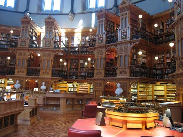 Самая красивая библиотека Канады.