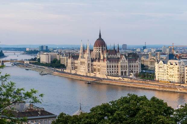 Венгрия вводит обновленную "золотую" визу для состоятельных иностранцев