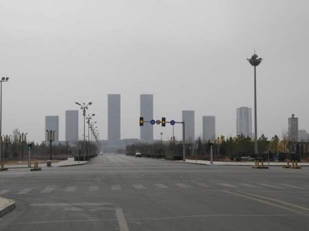 В Китае настроили десятки городов и тысячи поселков, в которых никто не живет. Государству деньги девать некуда?