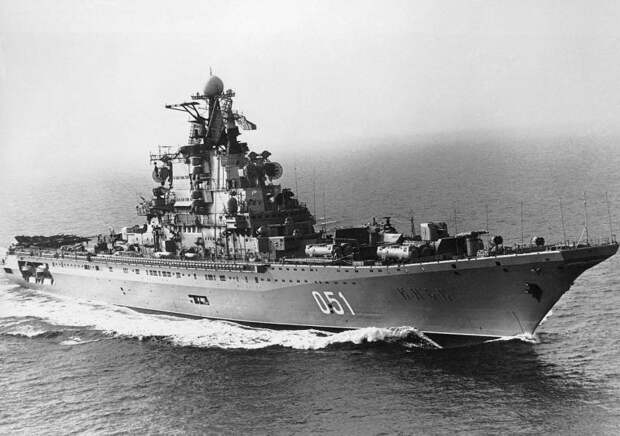 Найти советский авианосец: подлодка HMS Swiftsure и крейсер «Киев»