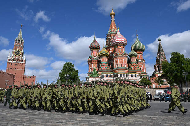 Минобороны: в 2026 году парад на Красной площади пройдет без колонны техники