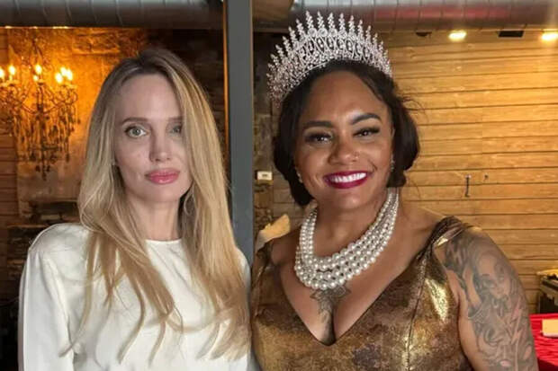 Актриса Джоли вызвала слухи о новой неудачной пластике из-за фото на бранче