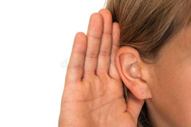 «Преимущество правого уха»: какую хитрость открыли психологи