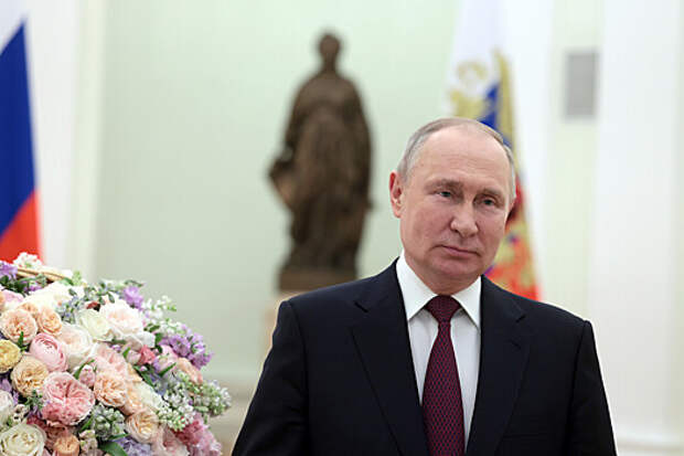 ФОМ выяснил, что 82% россиян скорее хорошо оценивают работу Путина