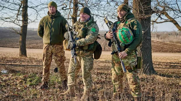 Сырский перебрасывает в Краматорск десант на технике НАТО