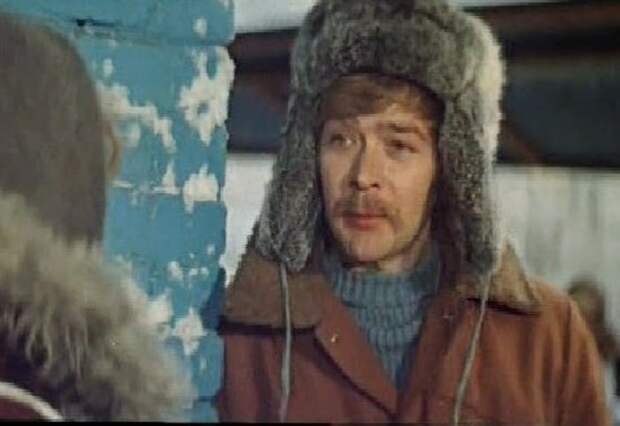 Сергей Проханов в фильме *Молодая жена*, 1978 | Фото: kino-teatr.ru Сергей Проханов в фильме *Молодая жена*, 1978 | Фото: kino-teatr.ru