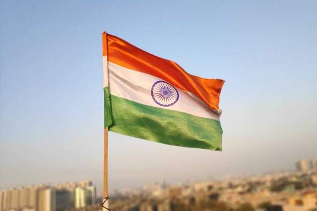 Житель индийской деревни пришел в банк со скелетом погибшей сестры