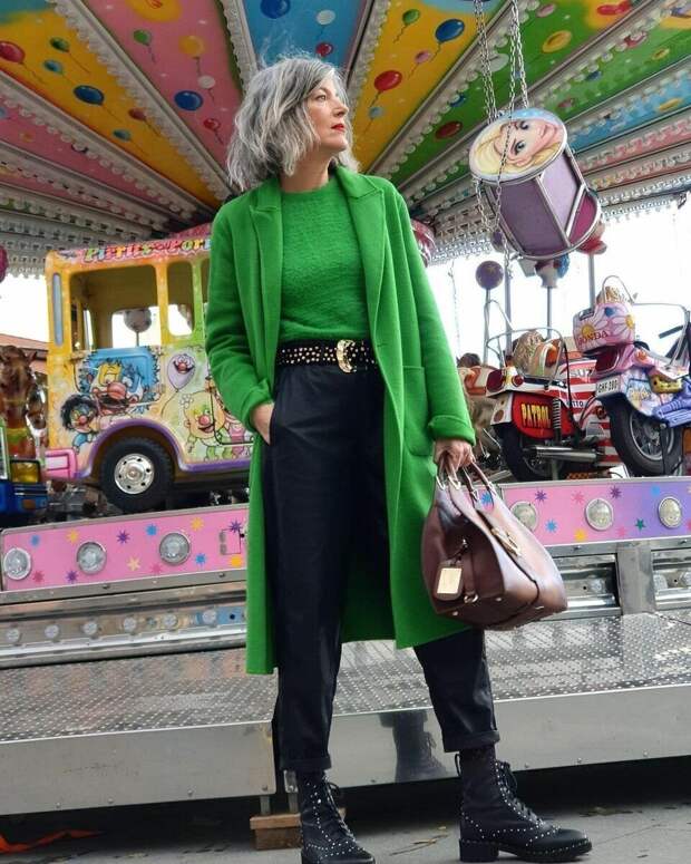 Для множества женщин Эвелина Хромченко – это, прежде всего, эксперт из передачи «Модный приговор». Передача была посвящена преображению женщин и имела довольно высокие рейтинги.-5