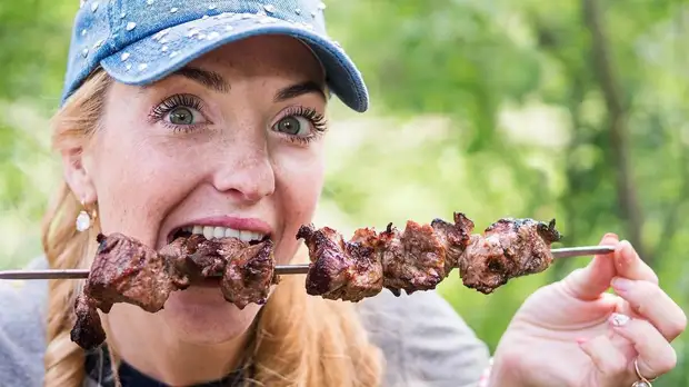 Врачи объяснили, как есть шашлыки без вреда для здоровья