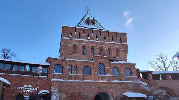 Часть кровли Нижегородского кремля обрушилась из-за снега