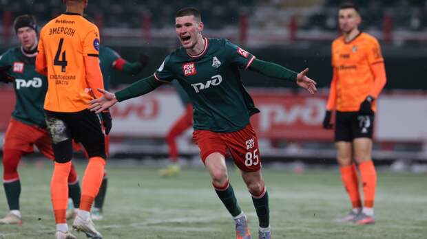 Голы Тикнизяна и Морозова принесли «Локомотиву» победу над «Уралом» в 12-градусный мороз