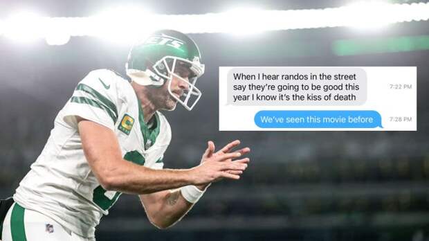 aaron rodgers warming up with the jets