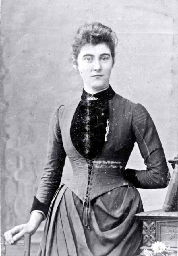 Victorian Women in the 19th Century (16).jpg