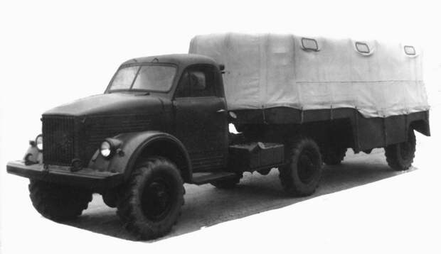 Седельный тягач ГАЗ-63Д с активным четырехтонным полуприцепом ГАЗ-745 (из архива НИИЦ АТ) авто, автопоезд