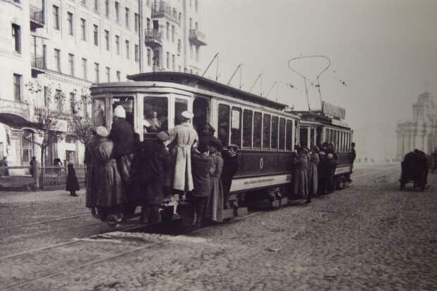 Трамвай у Красных Ворот. 1910-е гг.