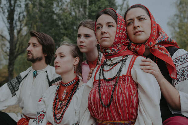 Здесь и далее на фото участники ансамбля «Комонь»