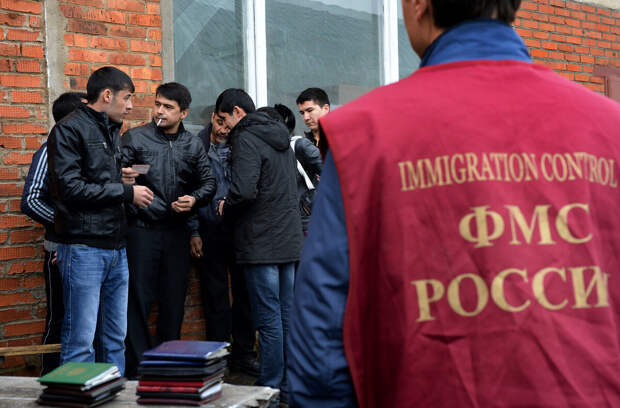 Таджики вызвали на ковёр посла России и отчитали за антимигрантские рейды