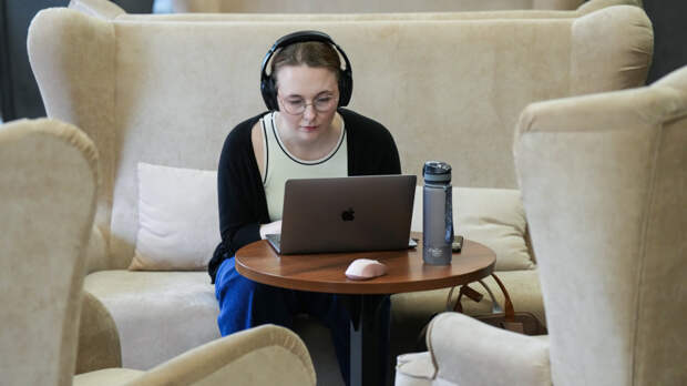 Работа без границ: в России становится популярным гибридный график