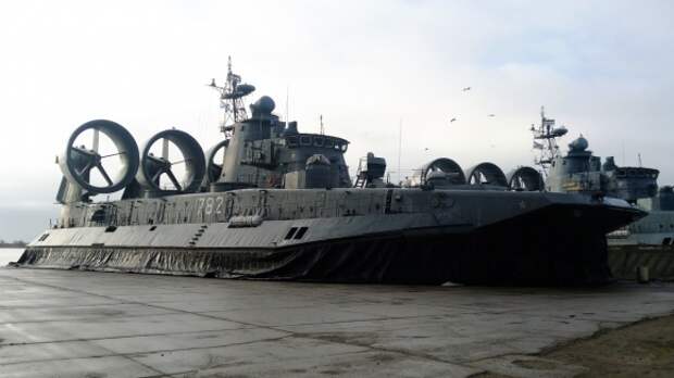 Исключенный из состава ВМС Украины корабль "Зубр" передадут парку "Патриот" в Крыму Исключенный из состава ВМС Украины корабль "Зубр" передадут парку "Патриот" в Крыму
