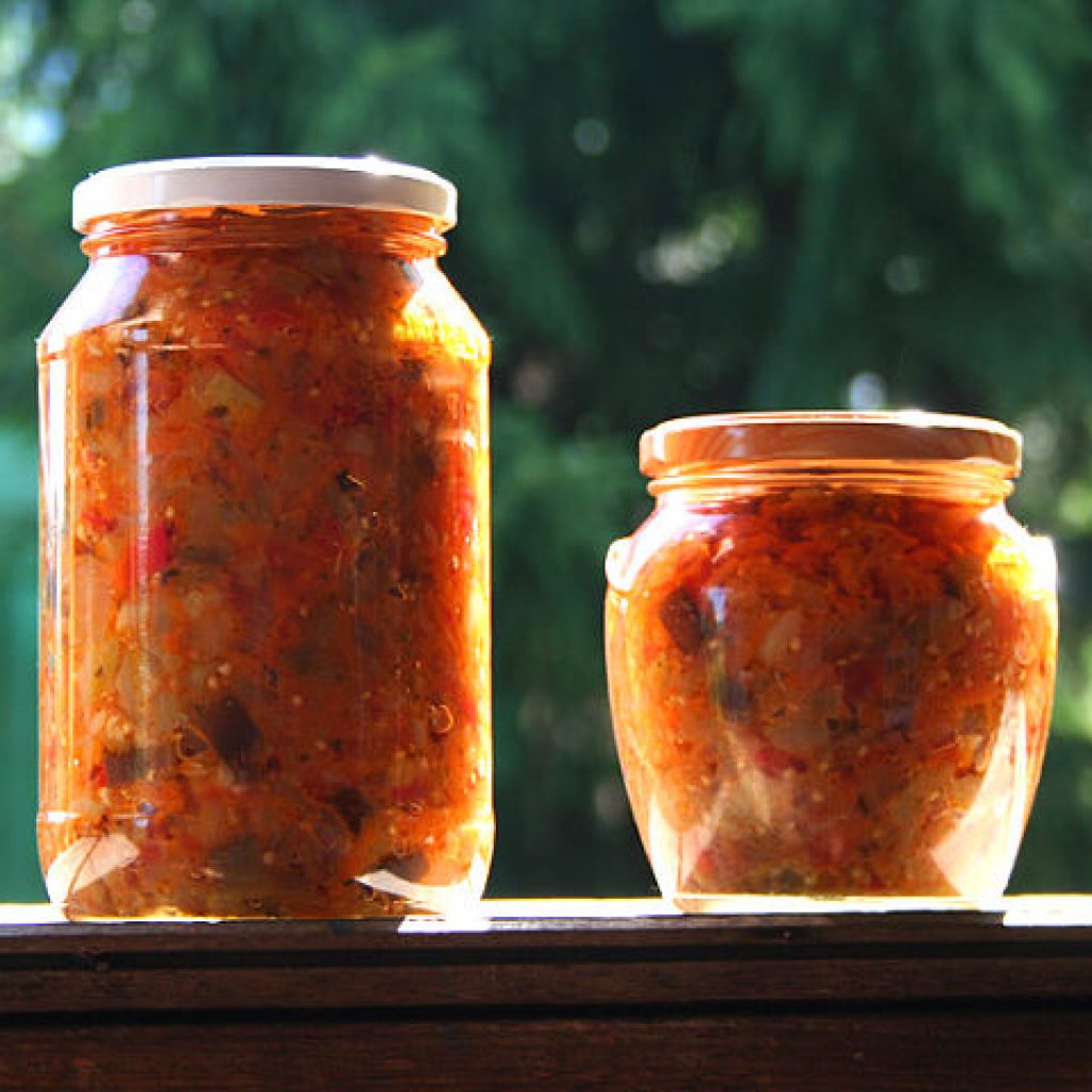 Салат с рисом на зиму