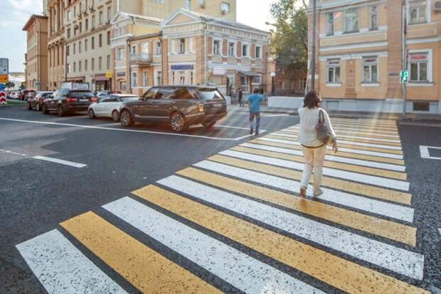 Новое слово в внешнем виде пешеходного перехода. /Фото: autoreview.ru
