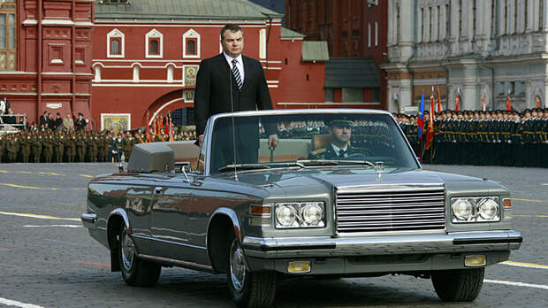 СЕРДЮКОВ СЫГРАЛ ДЛЯ НАШЕЙ АРМИИ РОЛЬ ТЕРМИНАТОРА. ФОТО: GLOBAL LOOK PRESS
