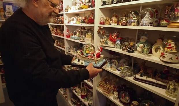 Самая большая коллекция снежных шаров