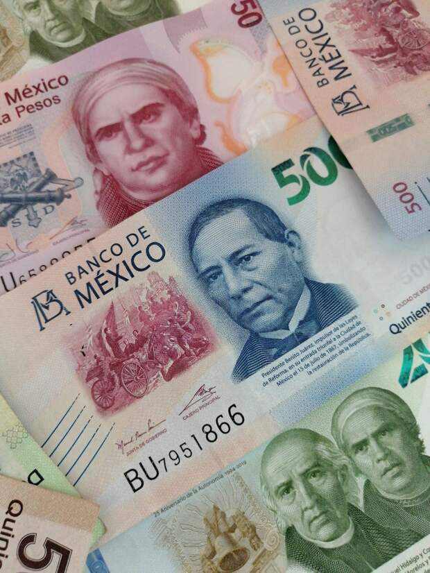 Bloomberg: Волатильность мексиканского песо практически сравнялась с рублем 