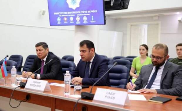 Баку увеличивает помощь Киеву, азерский посол восхищён «мужеством» укропов «в отпоре агрессии РФ»