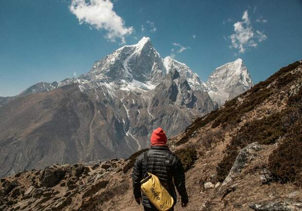 Туризм на Эвересте: проблемы безопасности и человеческие жертвы