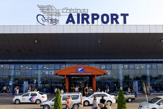 В аэропорту Кишинева задержали лидера оппозиционной партии Молдавии «Шанс» Лунгу