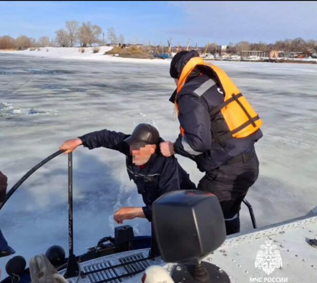 Кама елгасында боз астына киткән 69 яшьлек ир‑атны коткарганнар