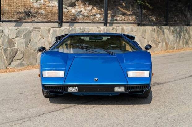 Редкий Lamborghini с «перископом» на крыше продадут с аукциона