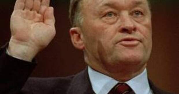 Автор: https://news.rambler.ru/other/41505778-byl-li-na-samom-dele-zaverbovan-tsru-general-kgb-oleg-kalugin/