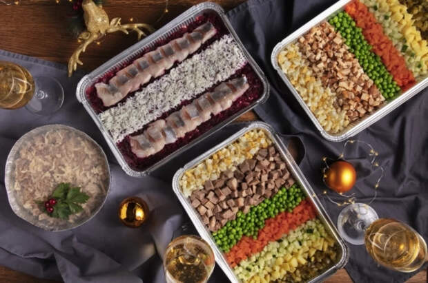 Диетолог Кованова назвала самую вредную привычку за новогодним столом