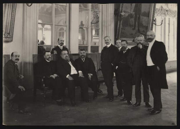 10 чёрно-белых фото с самого первого заседания Госдумы в 1906 году