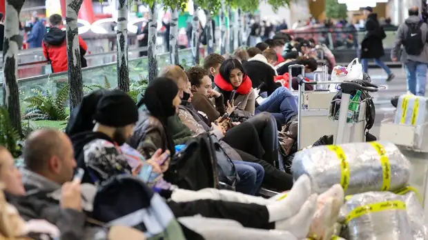 Более 60 рейсов отменили или задержали в аэропортах Москвы