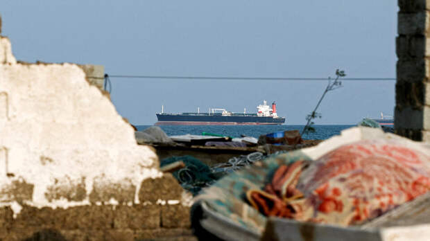 Трамп: США намерены содействовать проходу судов через Ормузский пролив