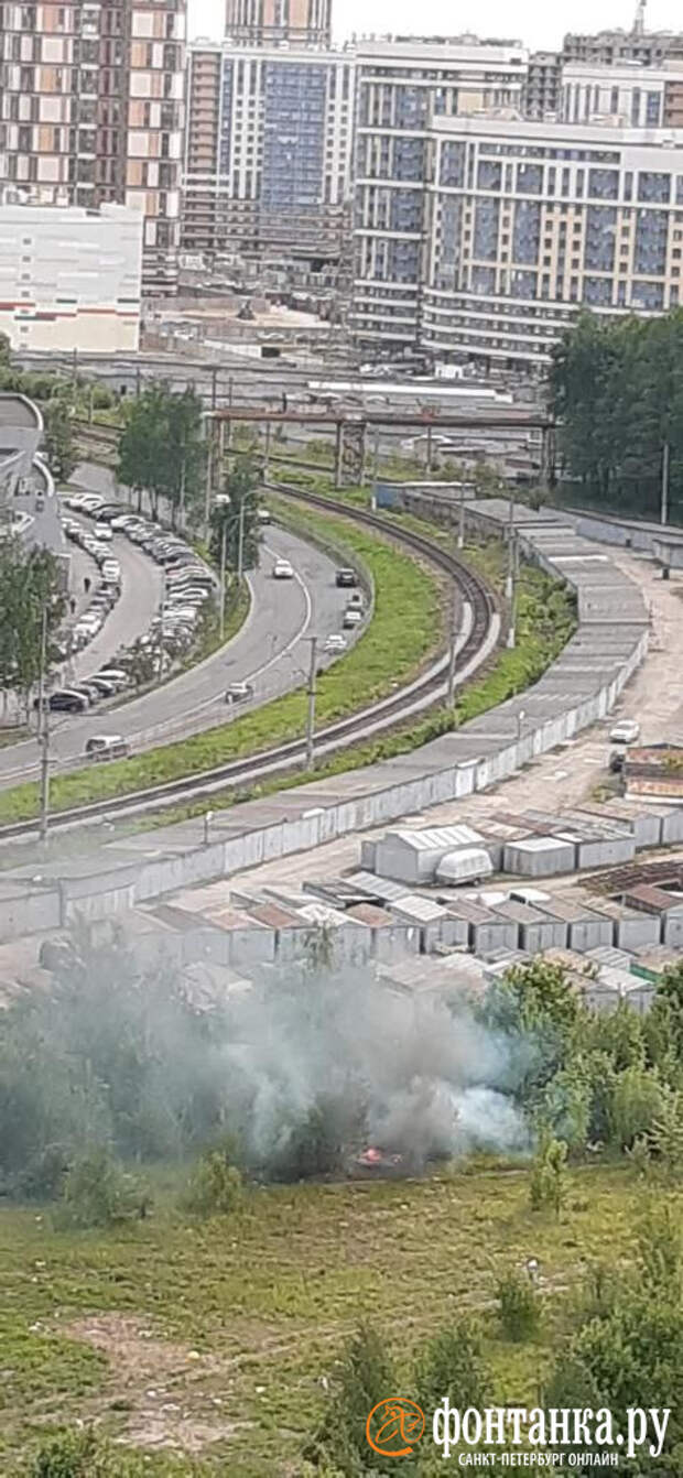 Межпутье горело на севере Петербурга