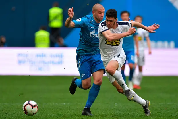 Тандем Дзюбы и Азмуна, гибкость Семака и идеальная селекция: «Зенит» в шаге от победы в чемпионате России по футболу