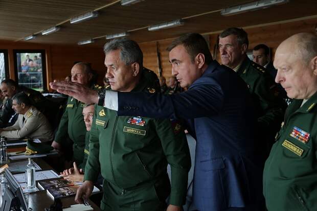 Дюмин, Шойгу и Медведев будут делить полномочия по контролю за сферой ОПК