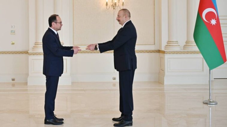 Ильхам Алиев принял верительные грамоты посла Болгарии в Азербайджане