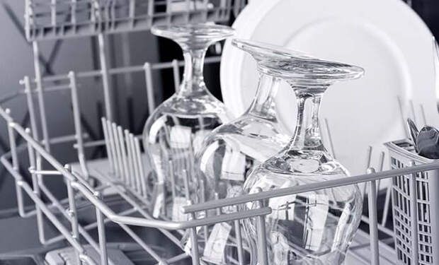 10 видов посуды, которую портит посудомоечная машина