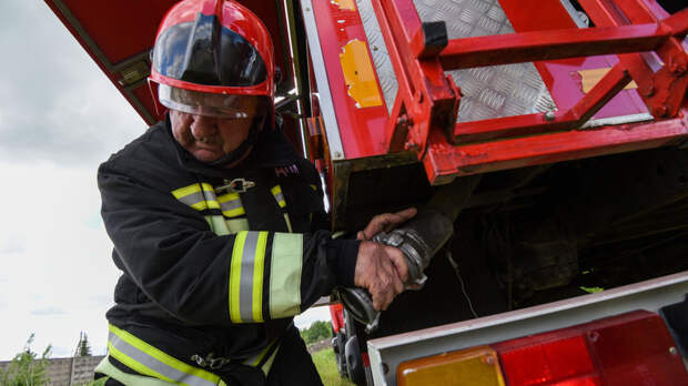 Крупный пожар потушили в торговом центре в Мытищах