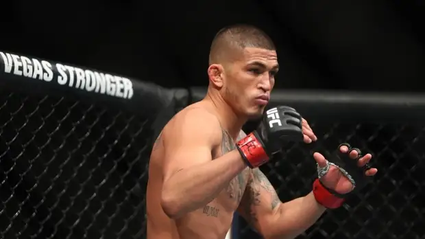 Петтис взял верх над Серроне на UFC 249