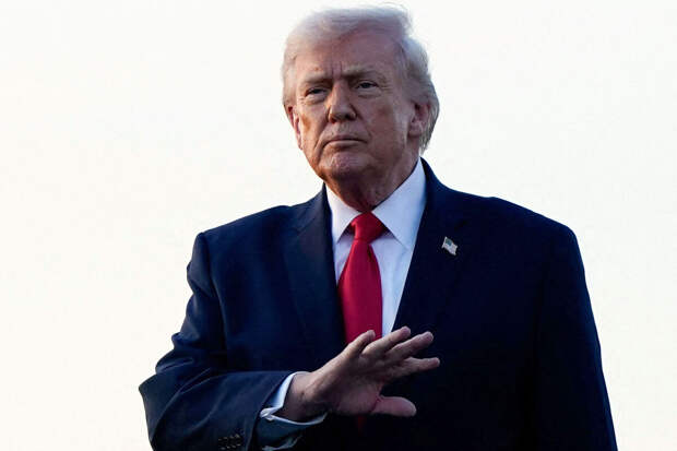 Трамп надел золотую медаль олимпийского хоккея и отказался ее возвращать