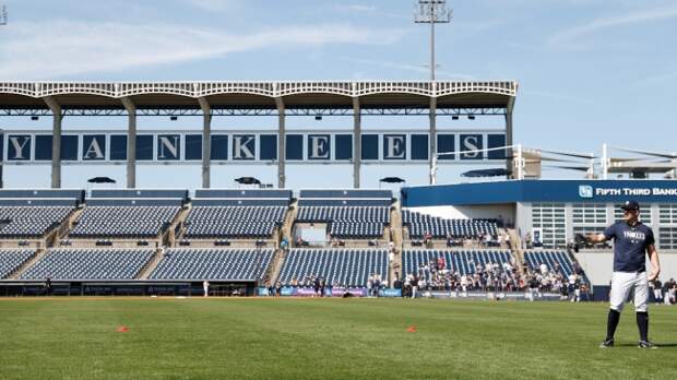 Carlos Rodon warms up at Yankees spring training.