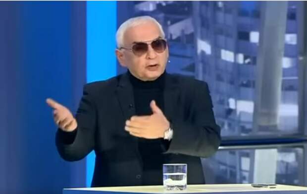 Вы знали, что чаще всего фразу "География это судьба" повторяют артисты "Квартала-95", в одночасье оказавшиеся в начальственных кабинетах - в зеленом, карго и Brioni?